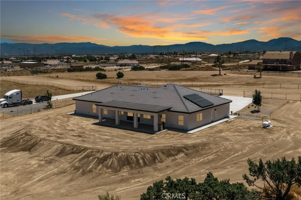 12026 Belmont Road Oak Hills, CA 92344