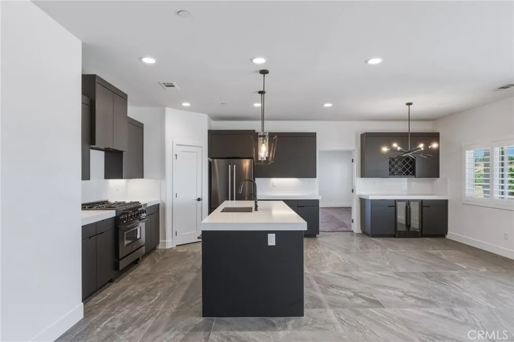 12026 Belmont Road Oak Hills, CA 92344