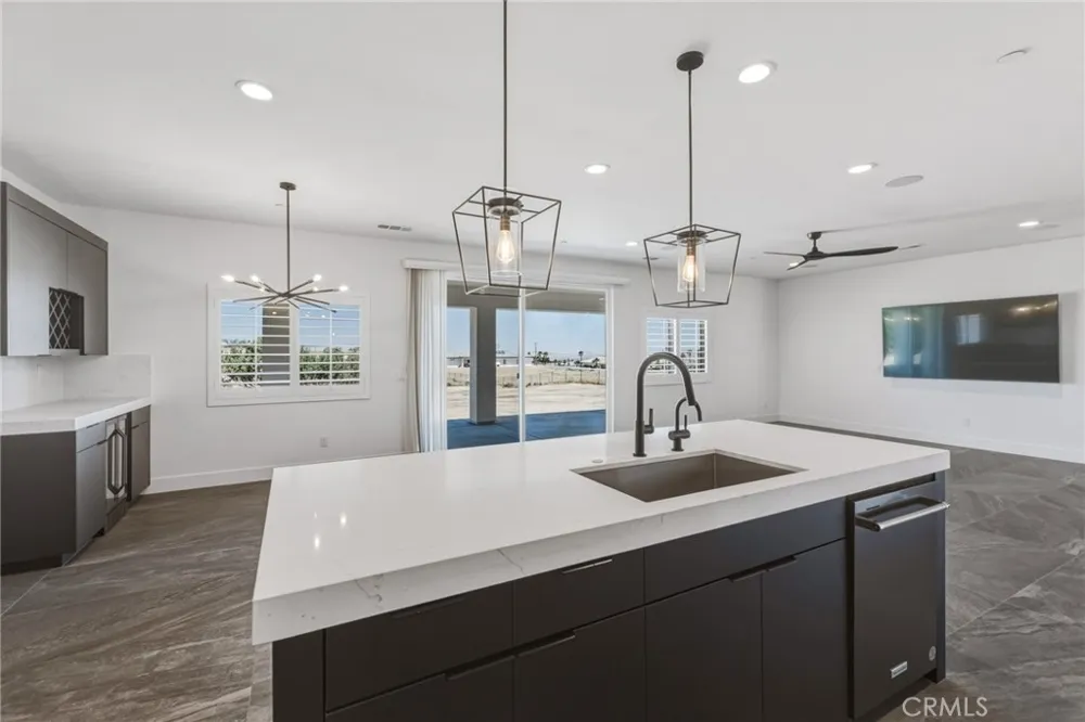 12026 Belmont Road Oak Hills, CA 92344