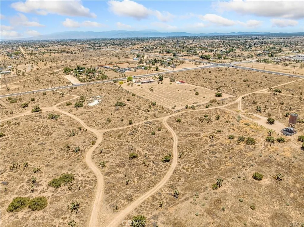 759 La Mirada Phelan, CA 92371