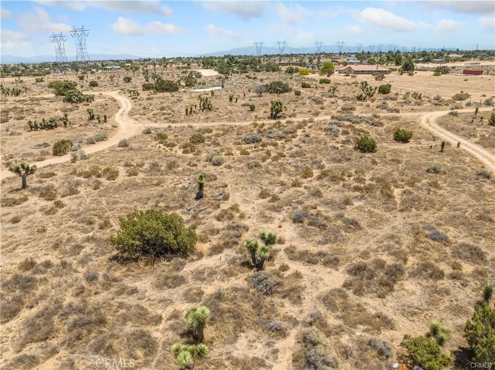 759 La Mirada Phelan, CA 92371