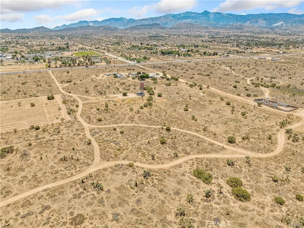 759 La Mirada Phelan, CA 92371
