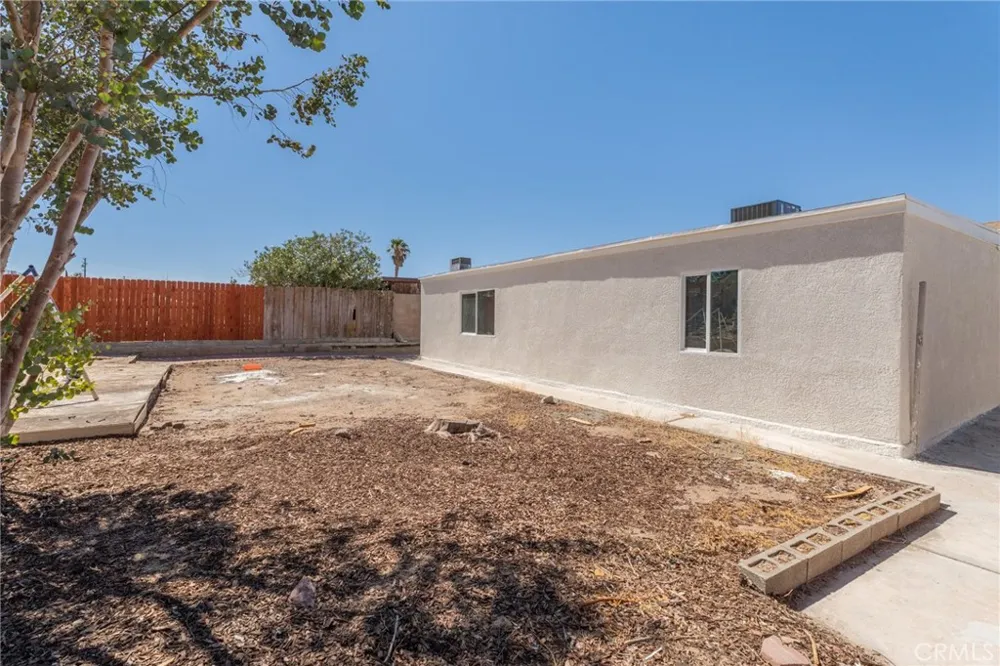 1520 Armory Barstow, CA 92311