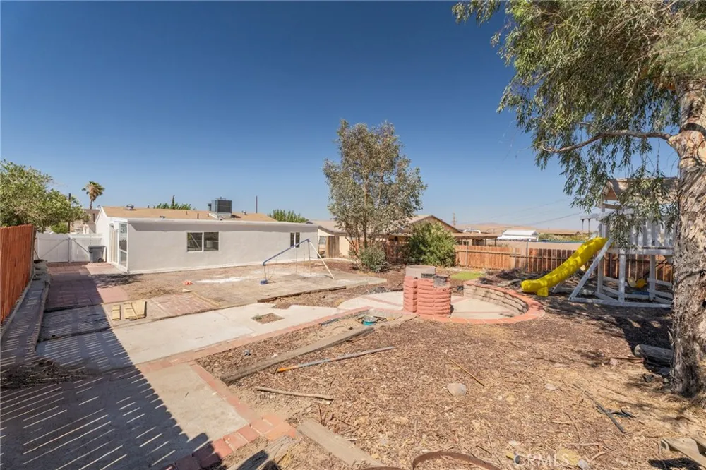 1520 Armory Barstow, CA 92311
