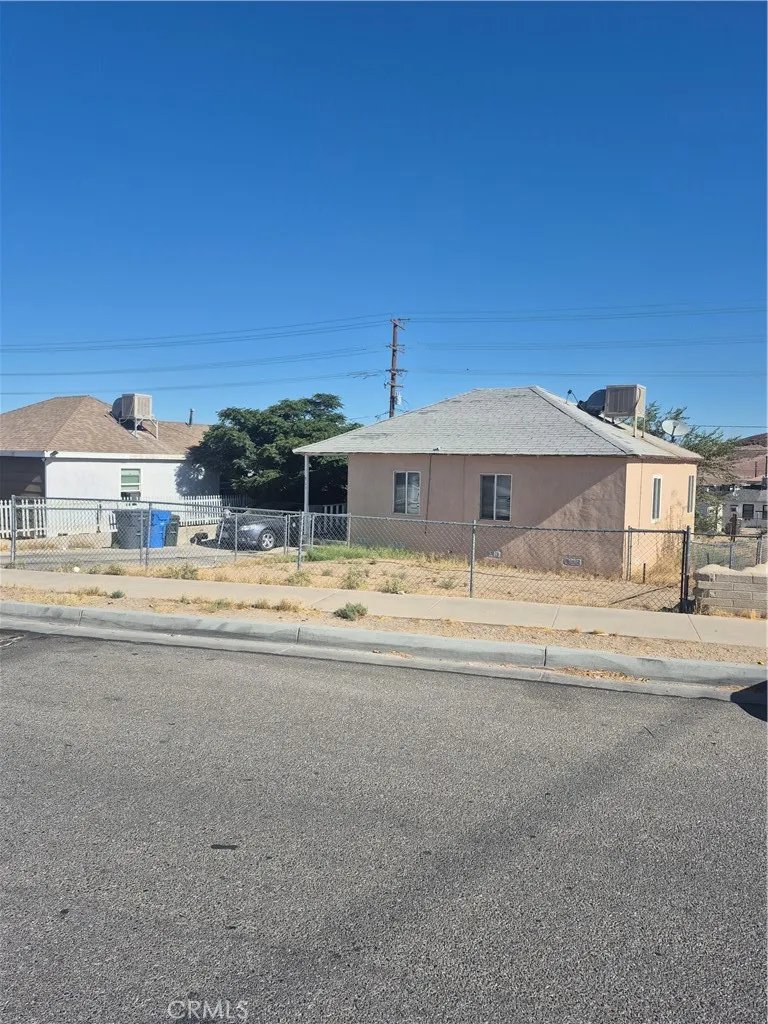 711 W Buena Vista Barstow, CA 92311