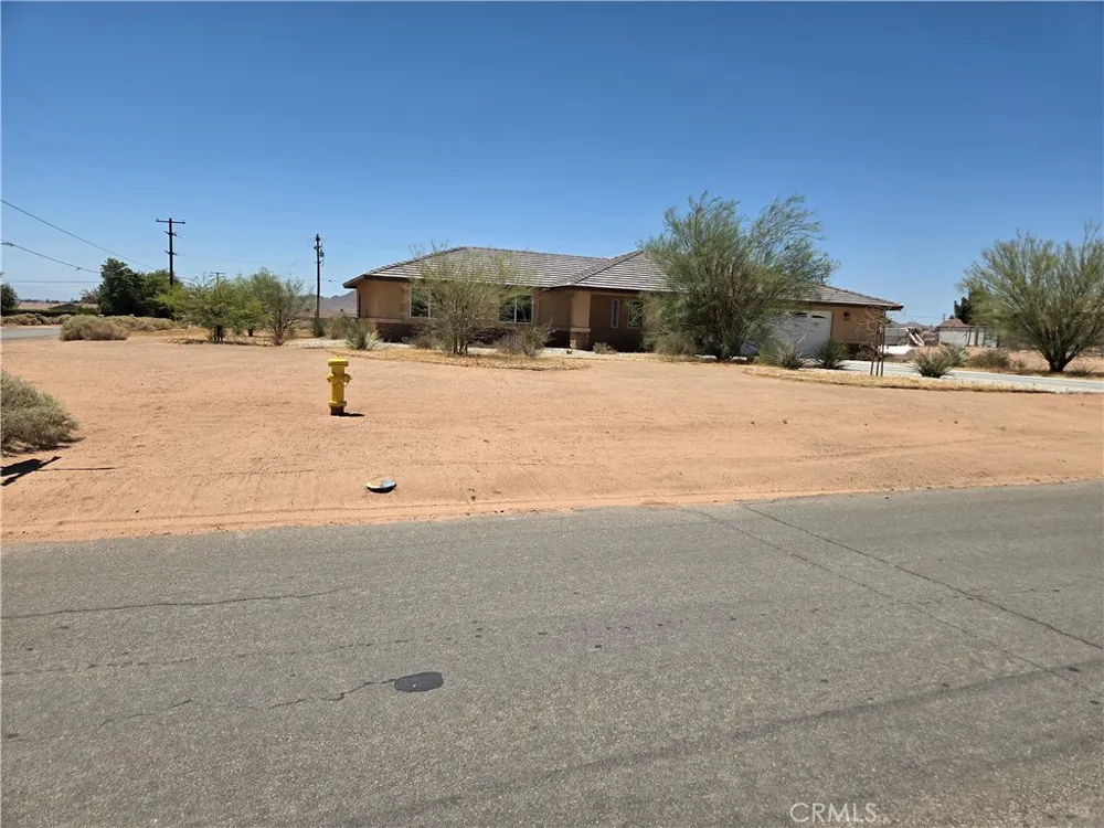 16118 OCOTILLA RD Apple Valley, CA 92307