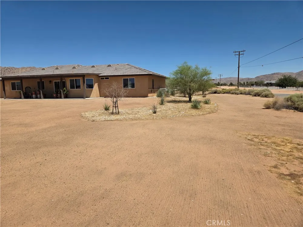 16118 OCOTILLA RD Apple Valley, CA 92307