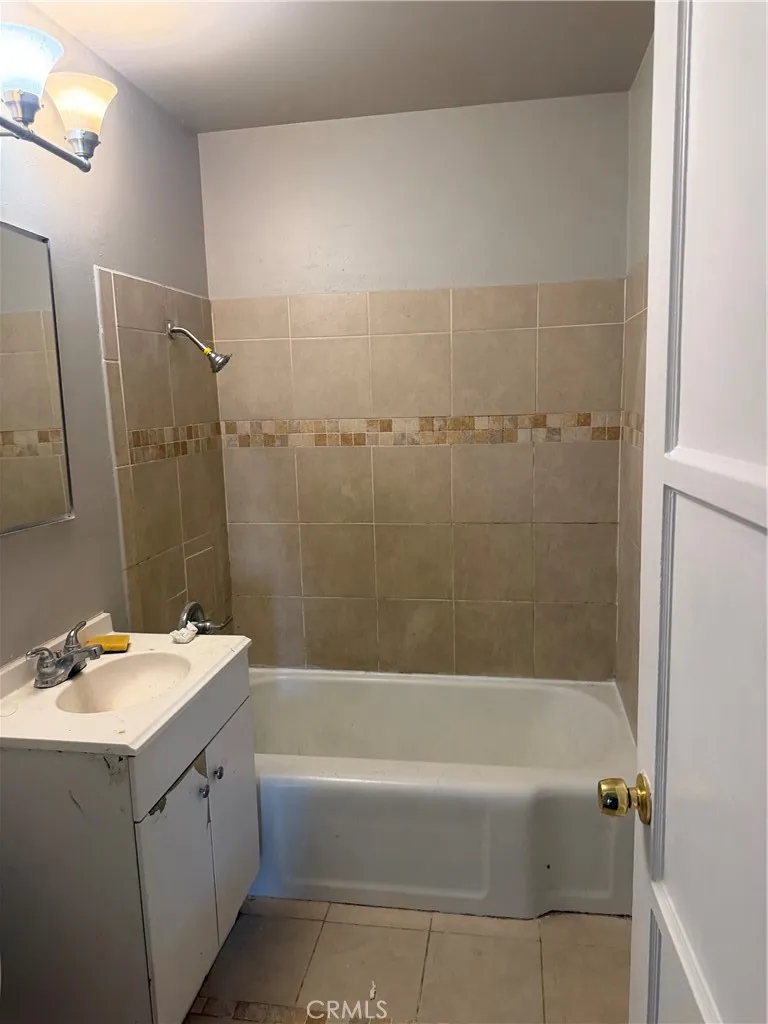 600 Kathleen Barstow, CA 92311