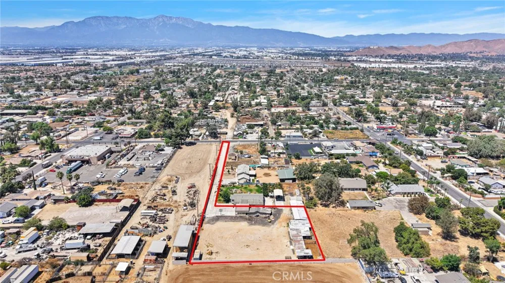 8082 Jurupa Valley Road Jurupa Valley, CA 91752