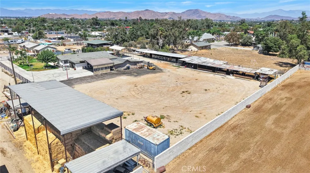 8082 Jurupa Valley Road Jurupa Valley, CA 91752