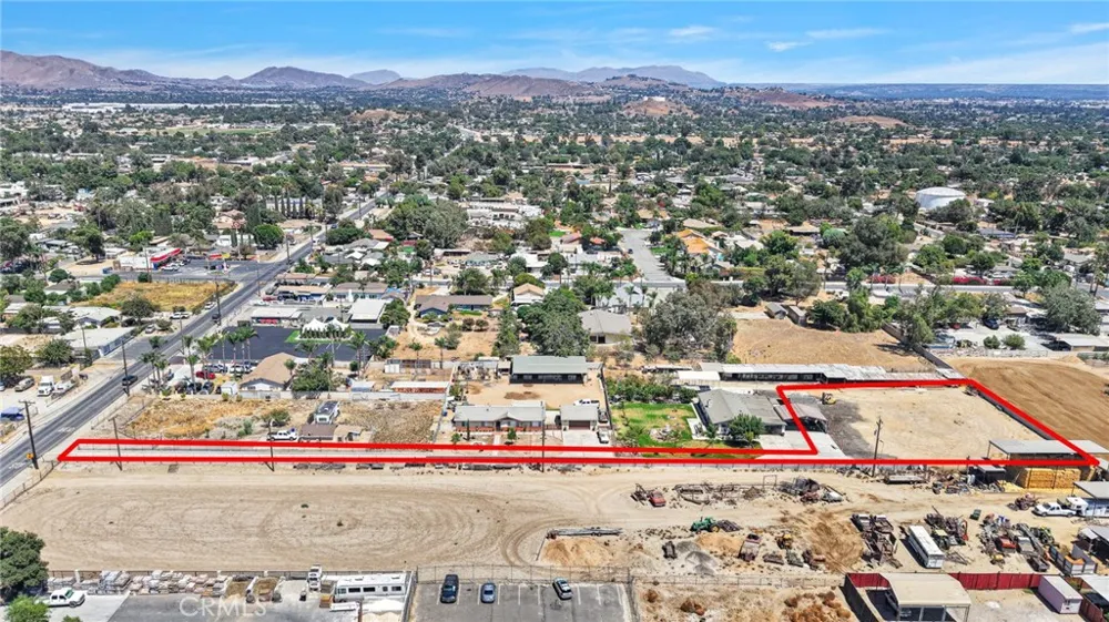 8082 Jurupa Valley Road Jurupa Valley, CA 91752