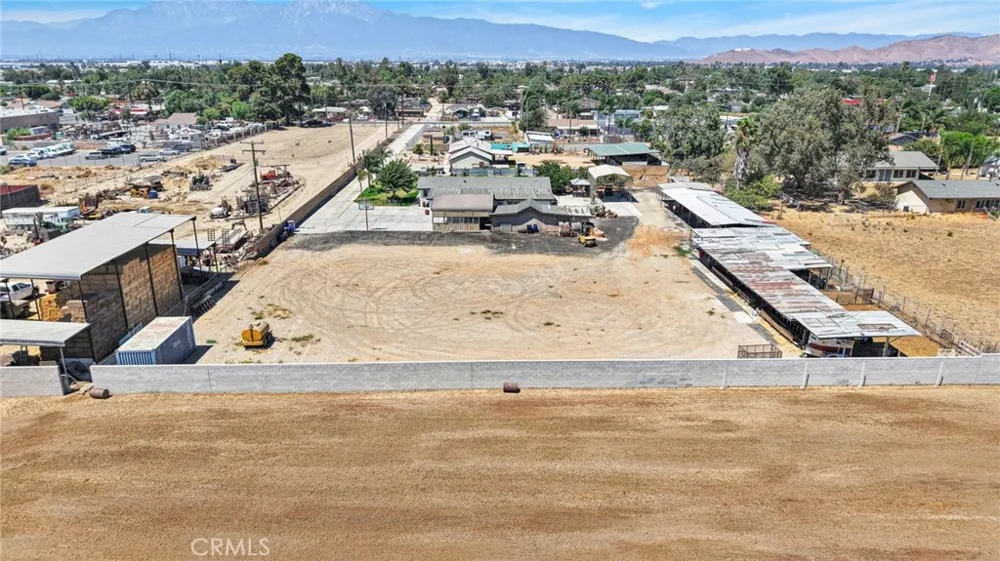 8082 Jurupa Valley Road Jurupa Valley, CA 91752