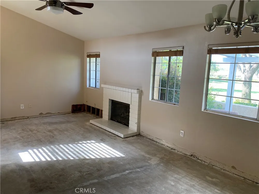 573 La Costa Dr Banning, CA 92220