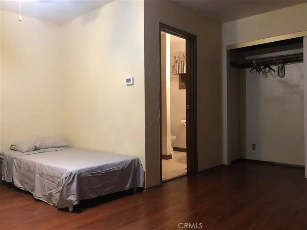 652 Arbula Crestline, CA 92325