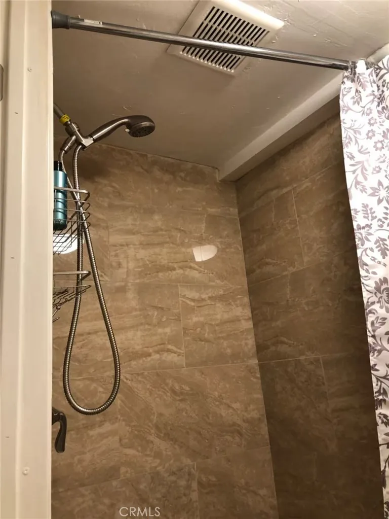 652 Arbula Crestline, CA 92325