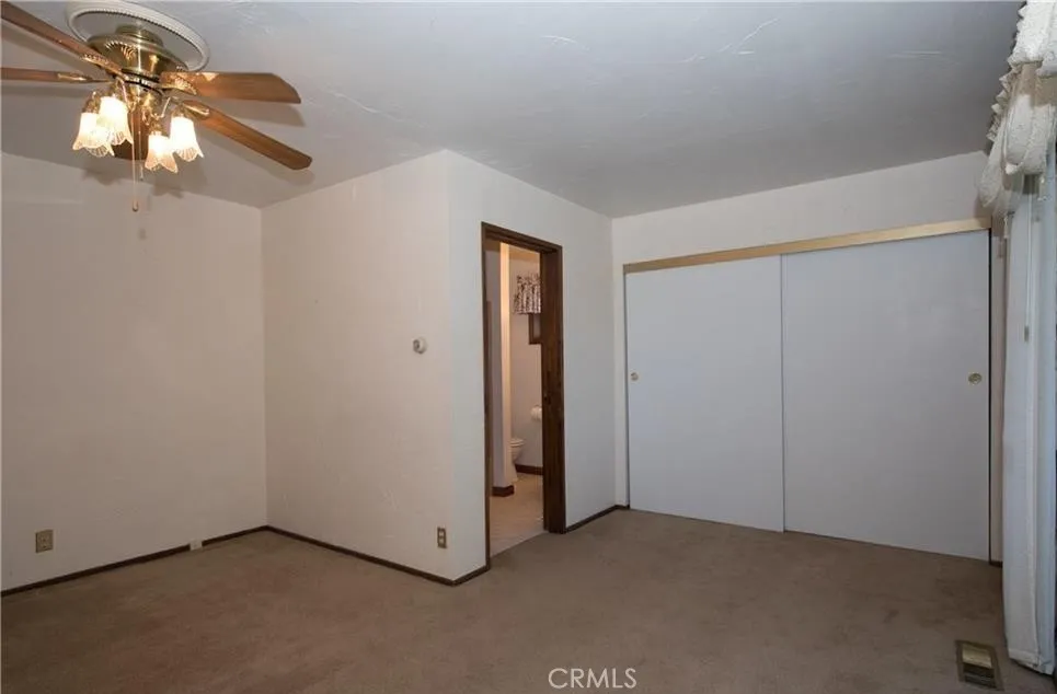 652 Arbula Crestline, CA 92325
