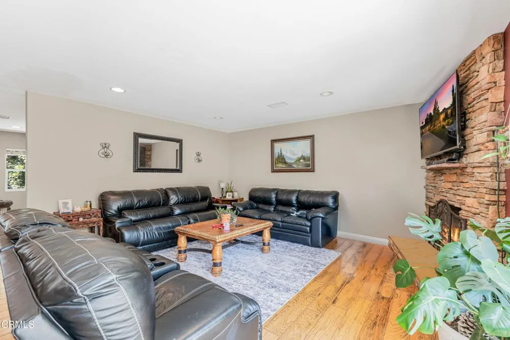 936 El Segundo Drive Thousand Oaks, CA 91362