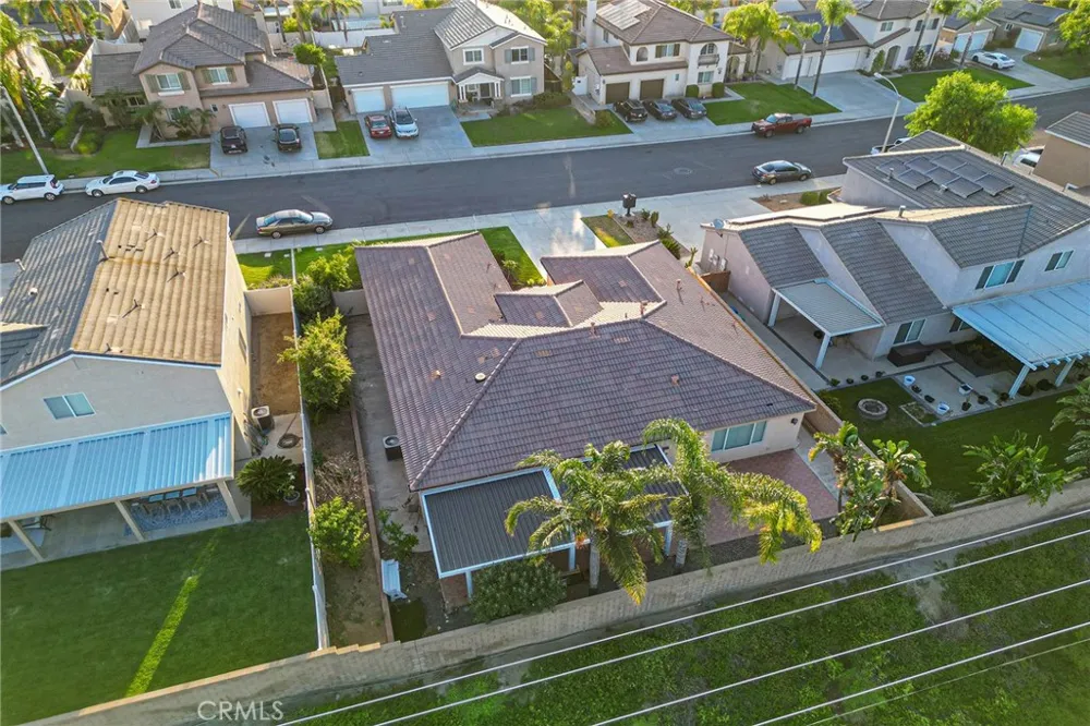 17886 Robusta Riverside, CA 92503