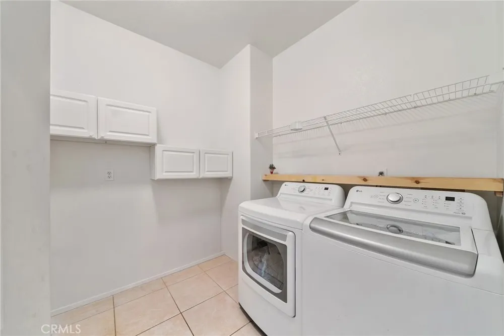 17886 Robusta Riverside, CA 92503