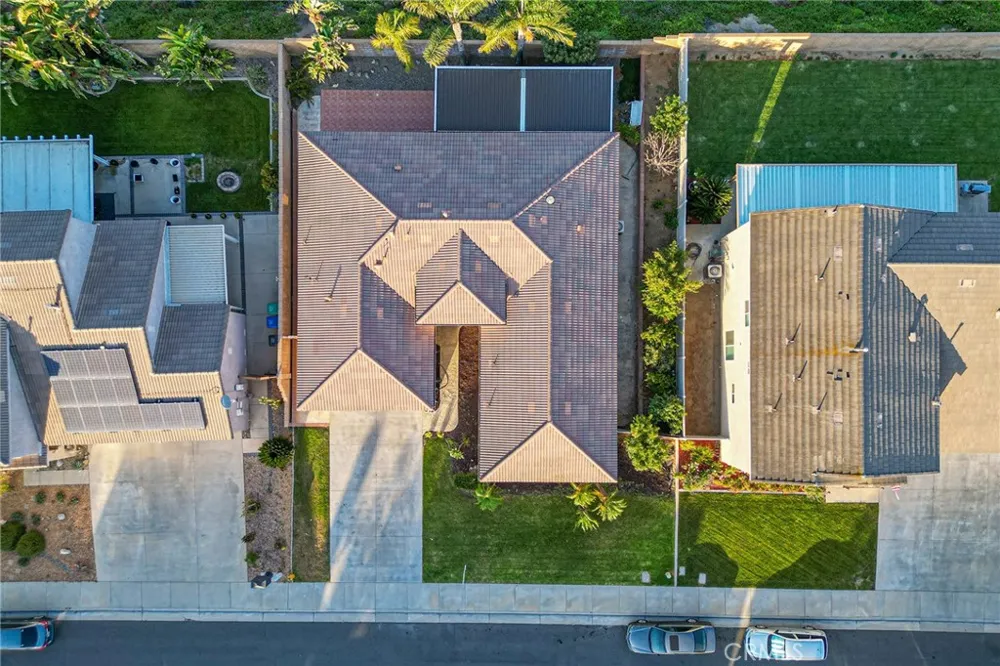 17886 Robusta Riverside, CA 92503