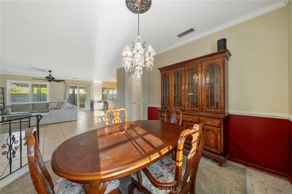17886 Robusta Riverside, CA 92503