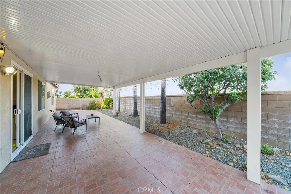 17886 Robusta Riverside, CA 92503