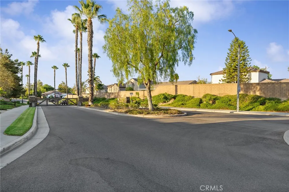 17886 Robusta Riverside, CA 92503