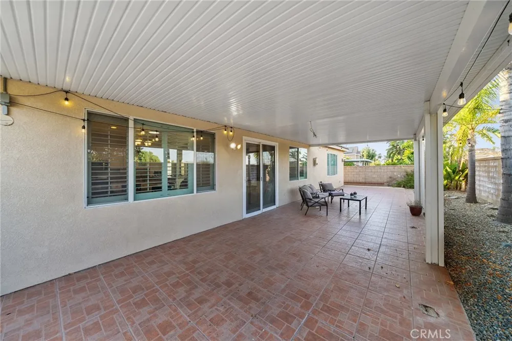 17886 Robusta Riverside, CA 92503