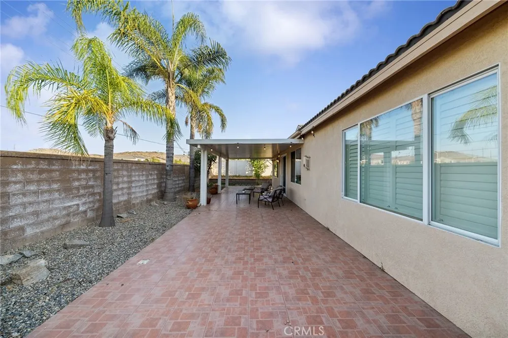17886 Robusta Riverside, CA 92503