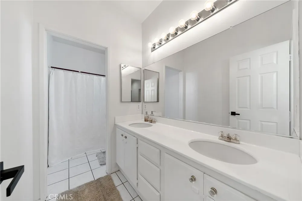17886 Robusta Riverside, CA 92503