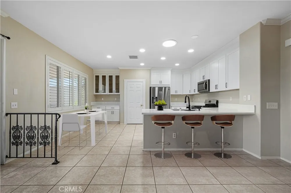 17886 Robusta Riverside, CA 92503