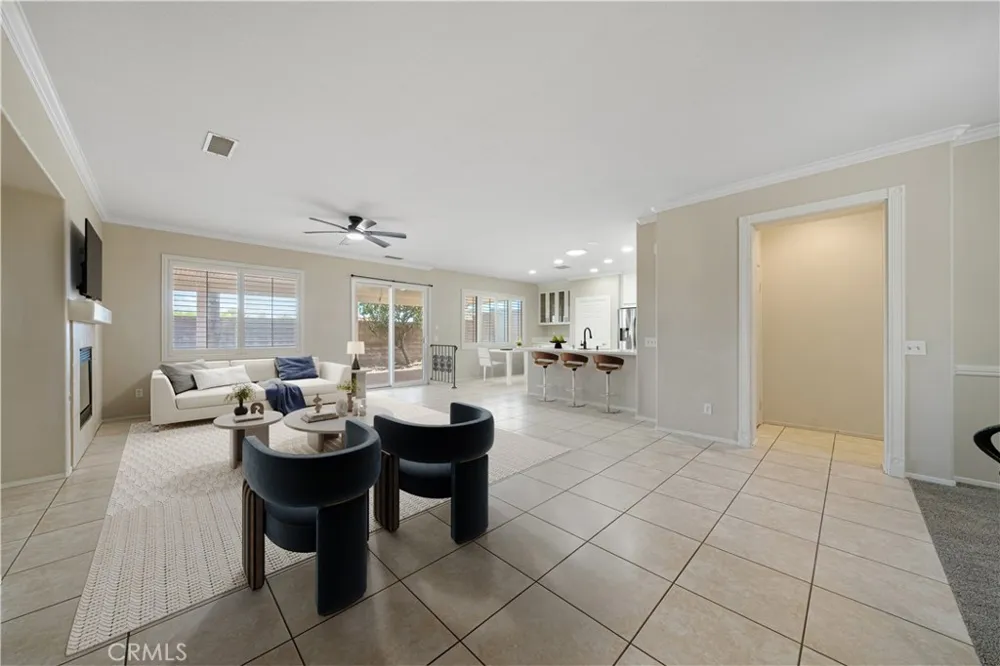 17886 Robusta Riverside, CA 92503