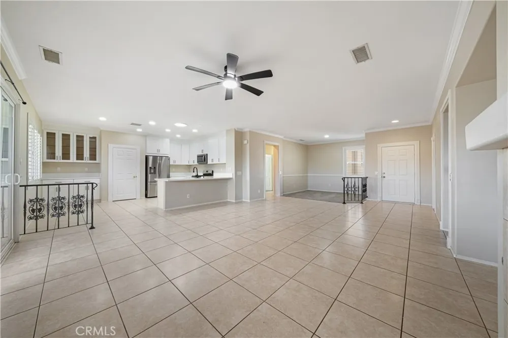 17886 Robusta Riverside, CA 92503