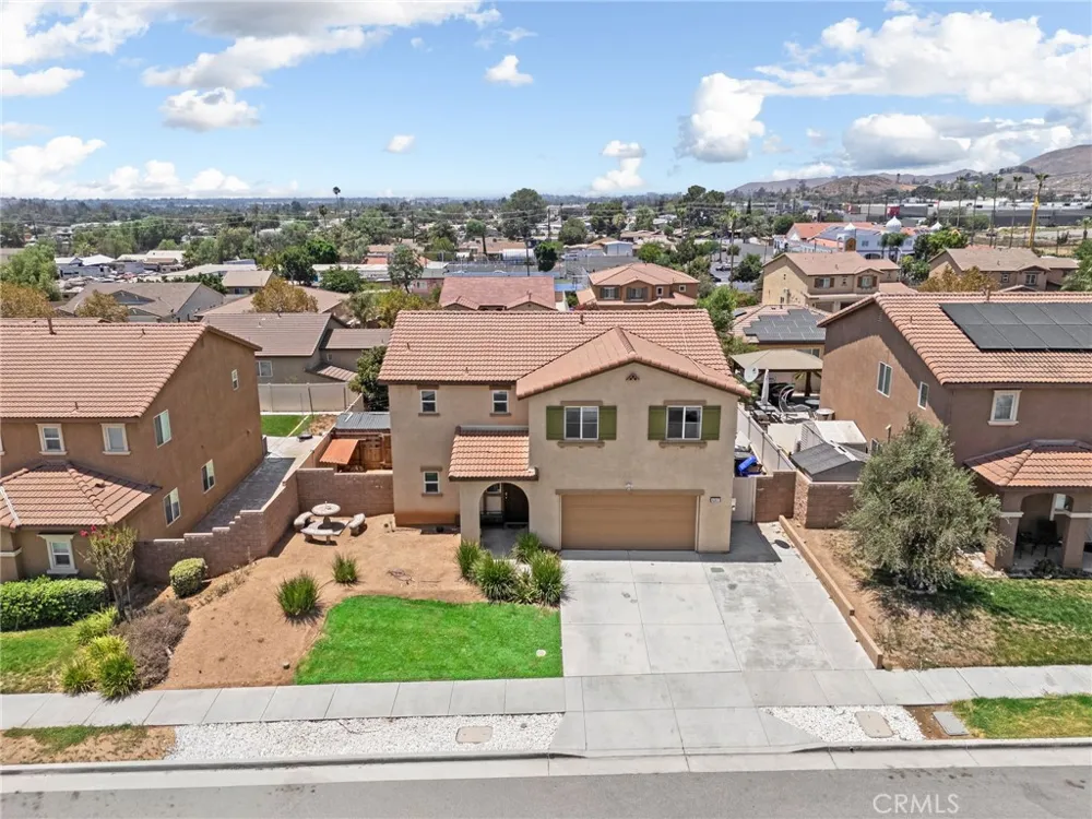 4247 Solomon Street Jurupa Valley, CA 92509