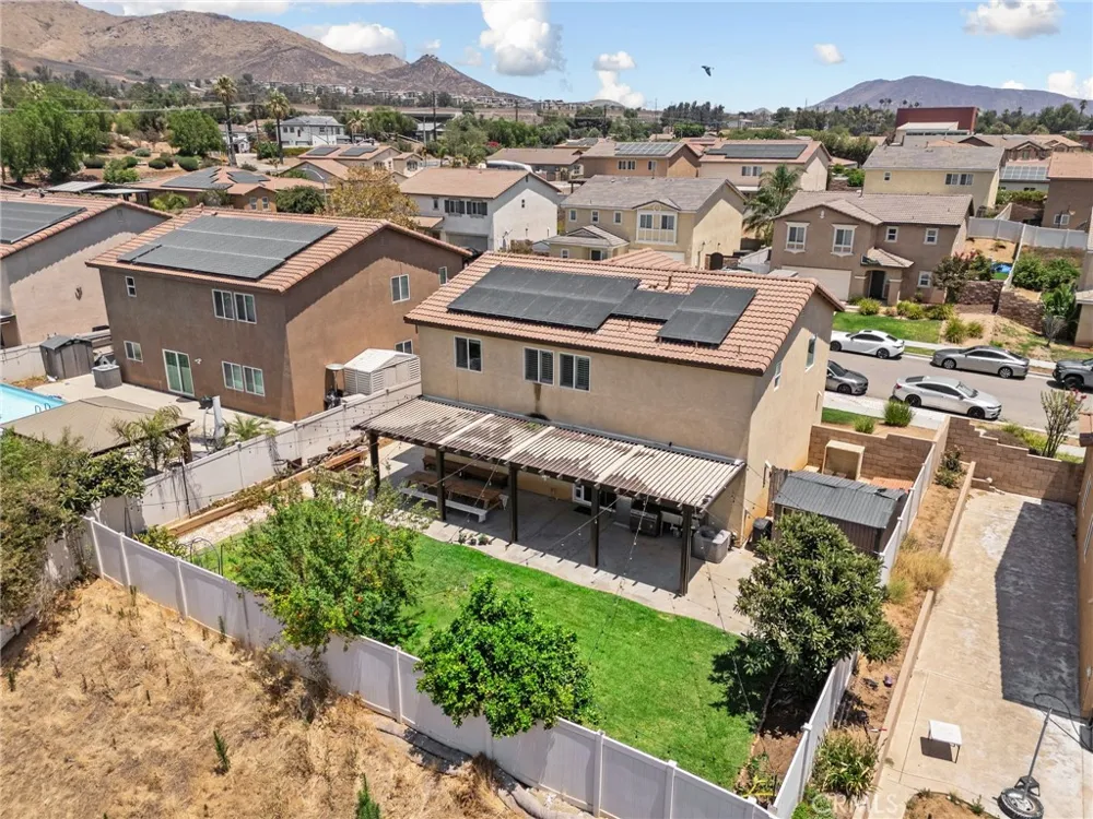 4247 Solomon Street Jurupa Valley, CA 92509