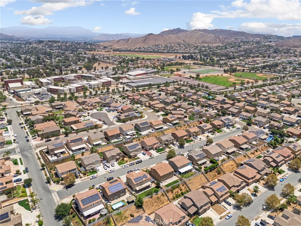 4247 Solomon Street Jurupa Valley, CA 92509