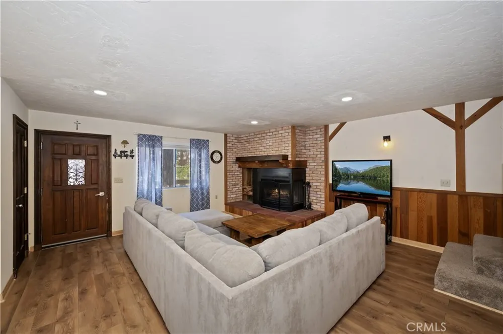 1124 Myrtle Avenue Big Bear City, CA 92314