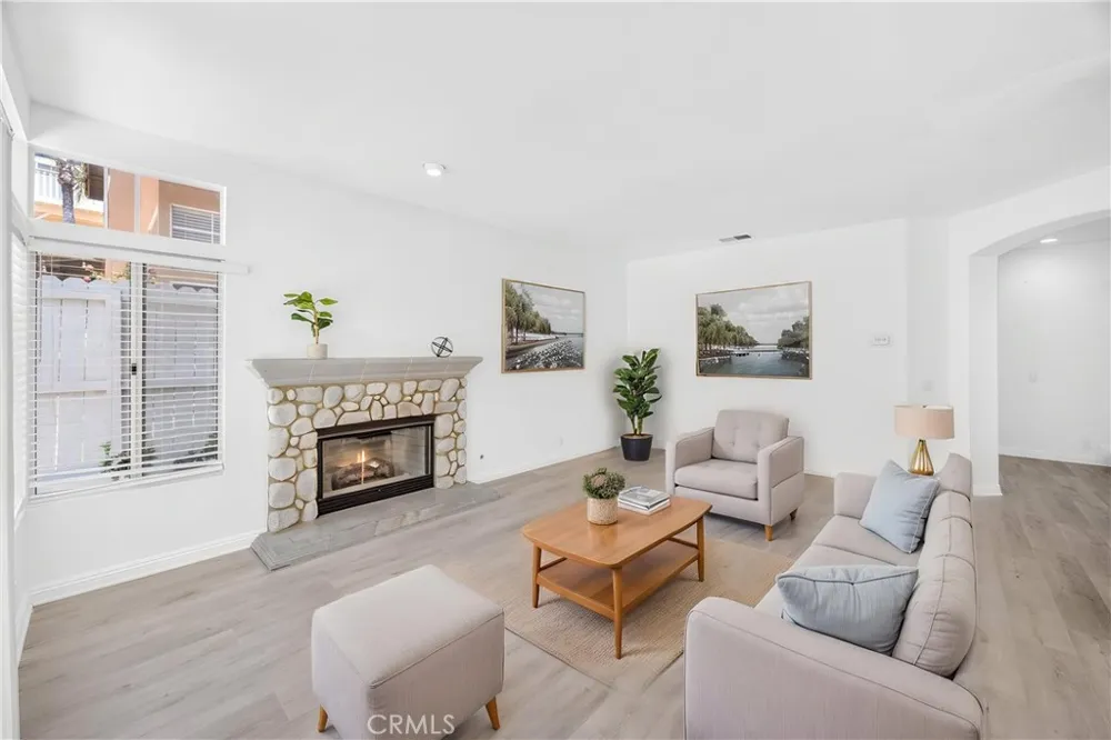 476 Somerset Cir Corona, CA 92879