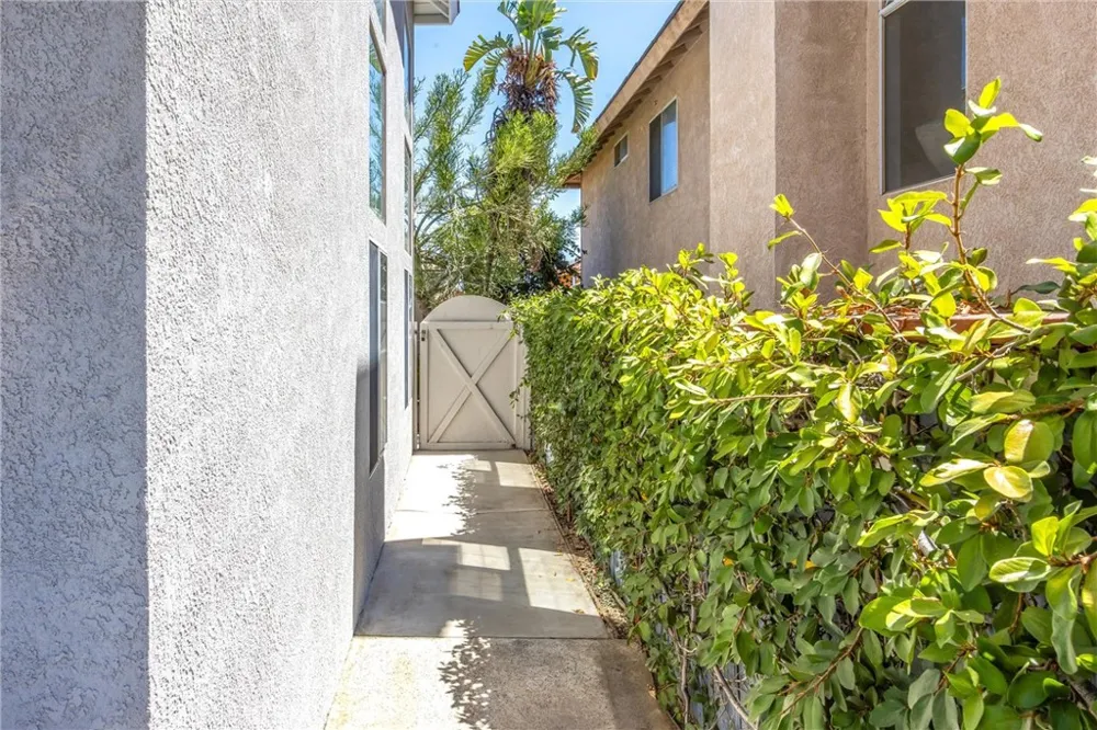 476 Somerset Cir Corona, CA 92879