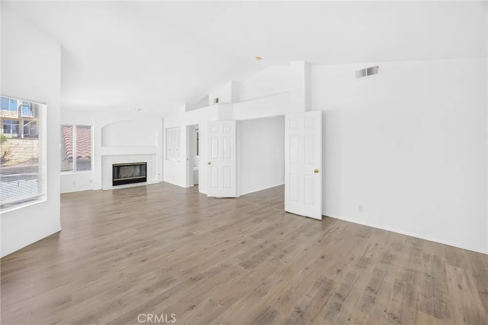 476 Somerset Cir Corona, CA 92879