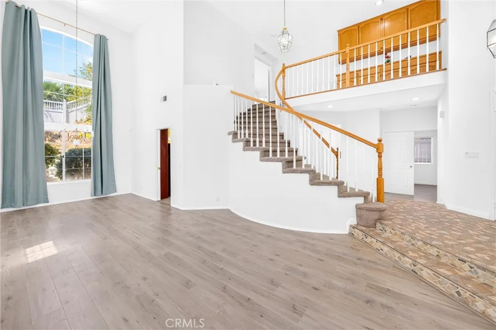 476 Somerset Cir Corona, CA 92879
