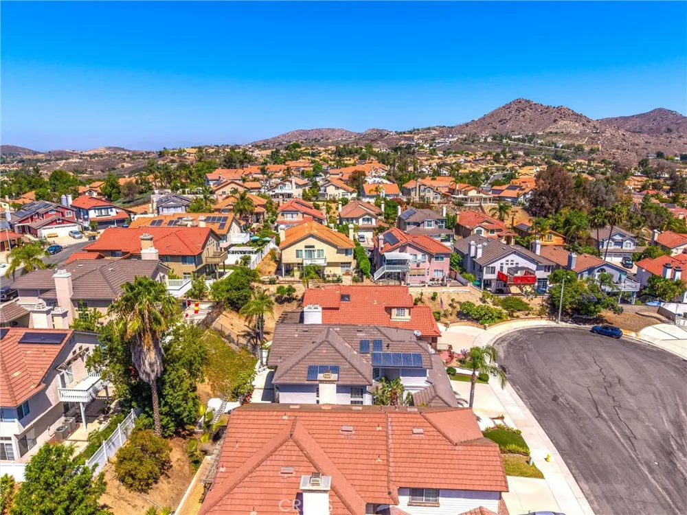 476 Somerset Cir Corona, CA 92879