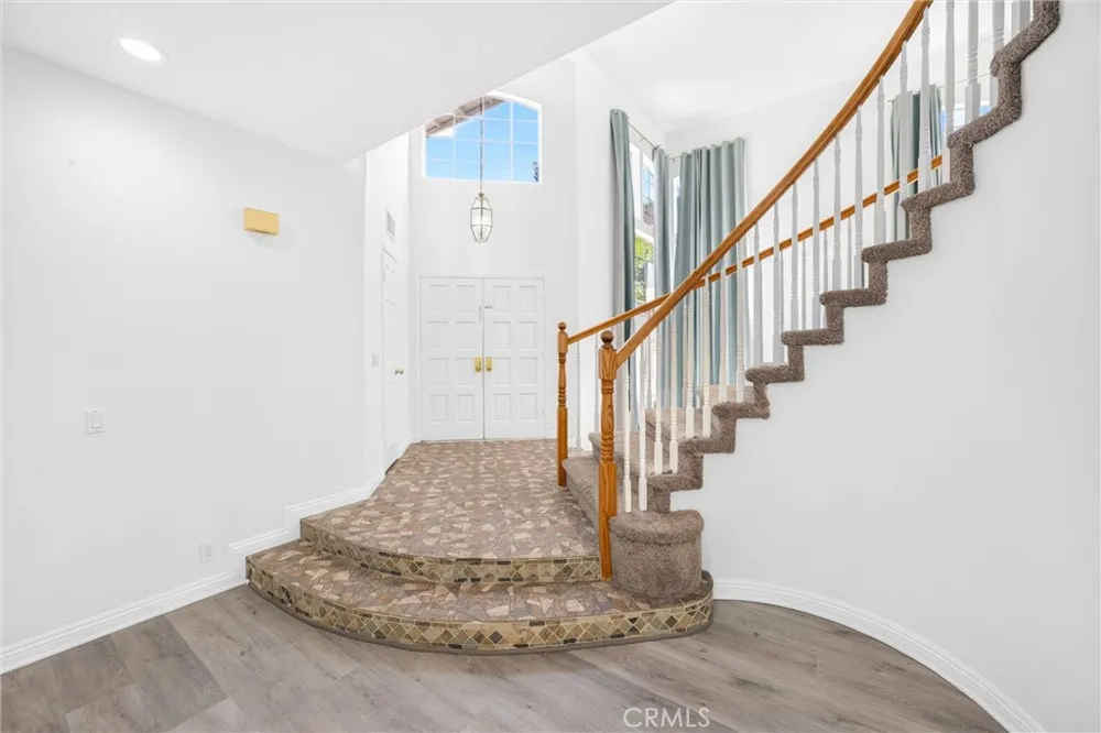 476 Somerset Cir Corona, CA 92879