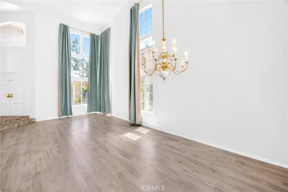 476 Somerset Cir Corona, CA 92879