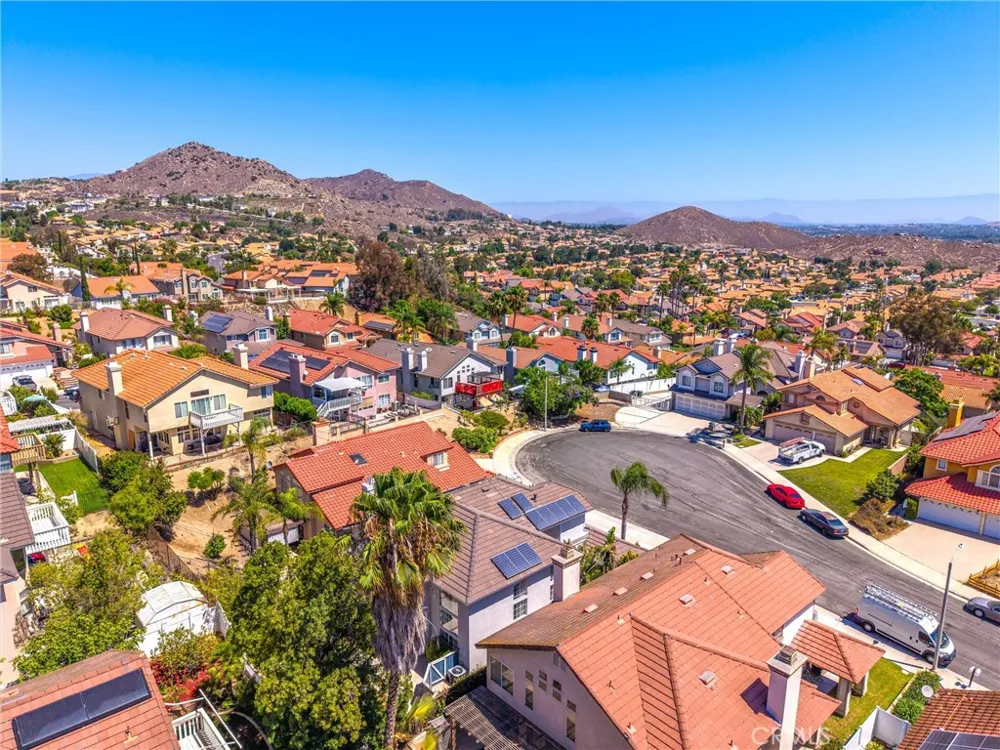 476 Somerset Cir Corona, CA 92879