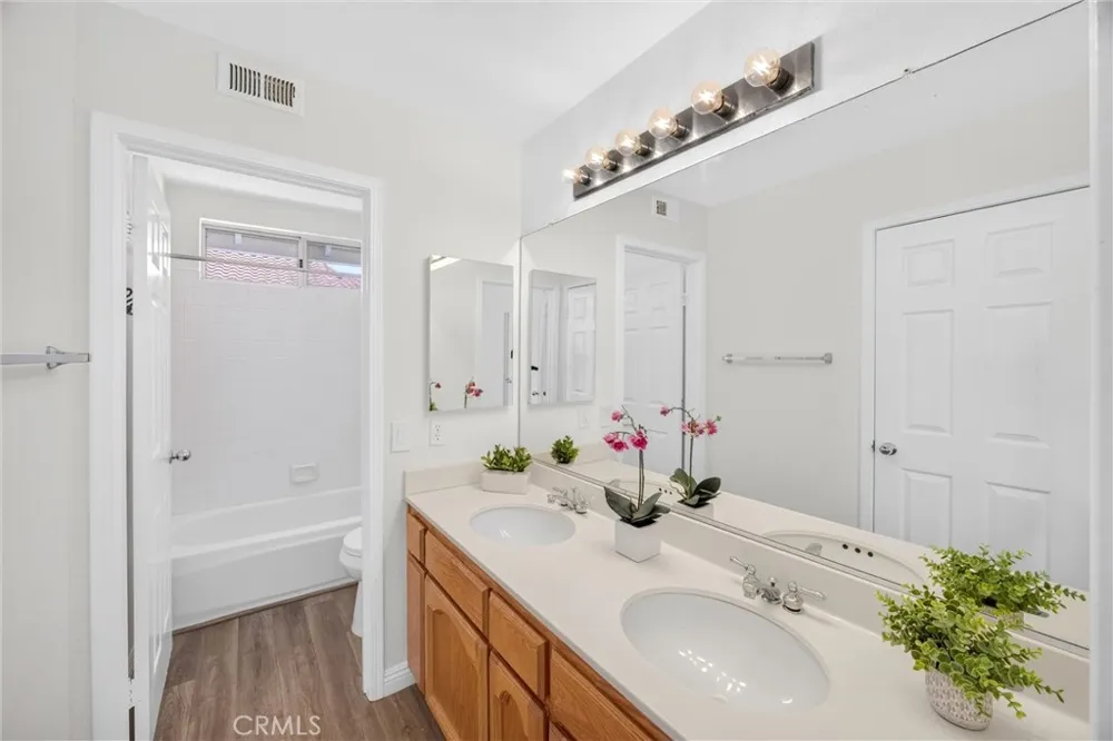 476 Somerset Cir Corona, CA 92879