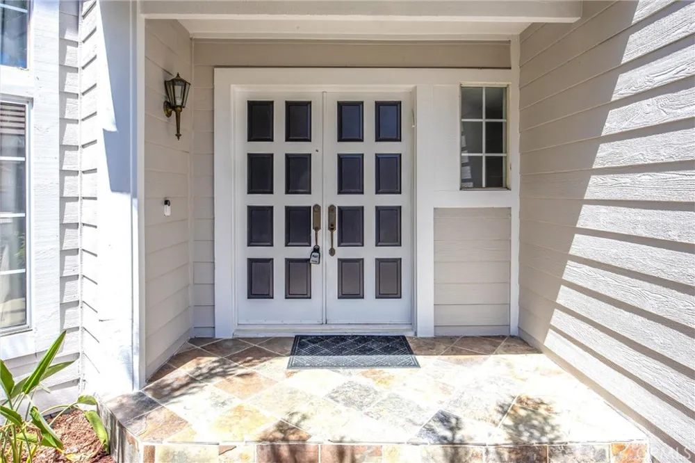 476 Somerset Cir Corona, CA 92879