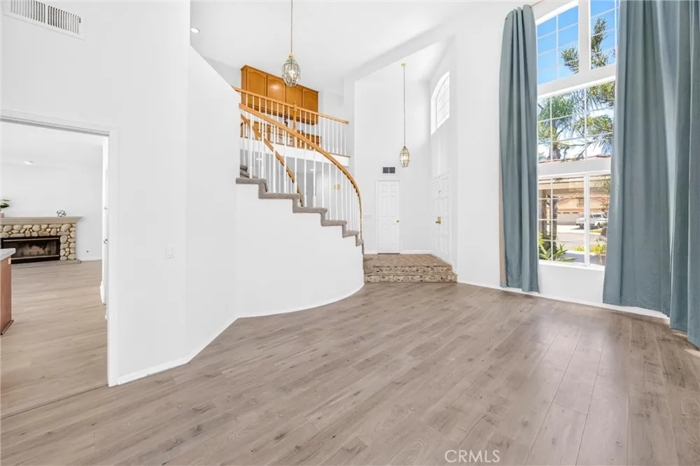 476 Somerset Cir Corona, CA 92879