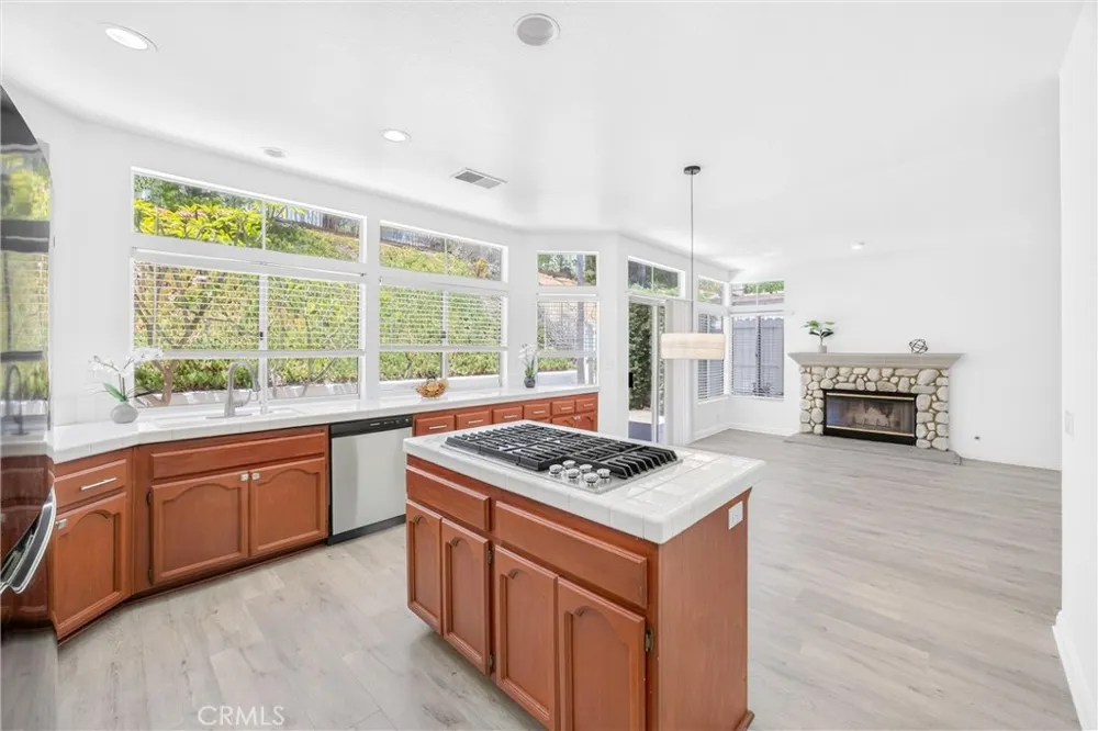 476 Somerset Cir Corona, CA 92879