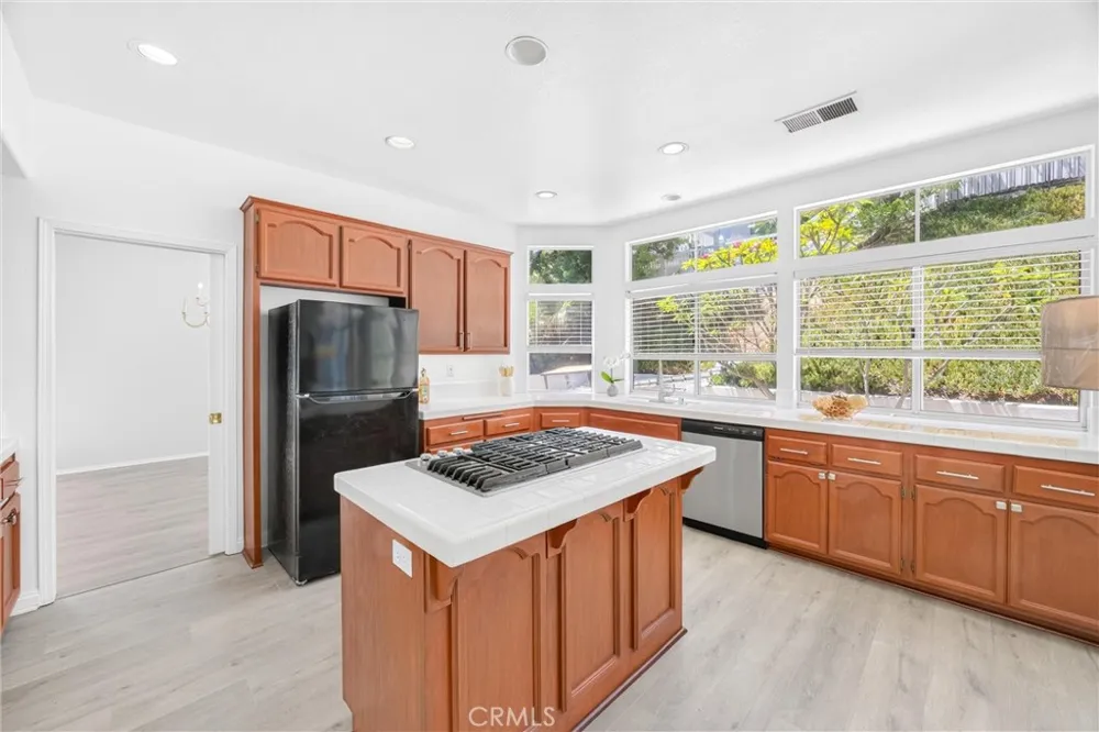 476 Somerset Cir Corona, CA 92879